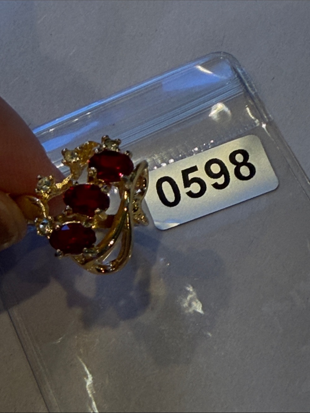 18KGE Gold-Tone Ring with Red Gemstones size 6 Vtg